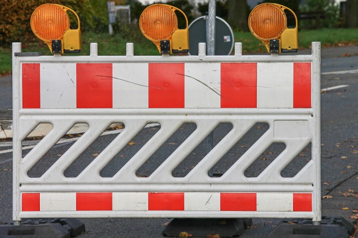 Is it a misdmeanor to disobey a traffic control device